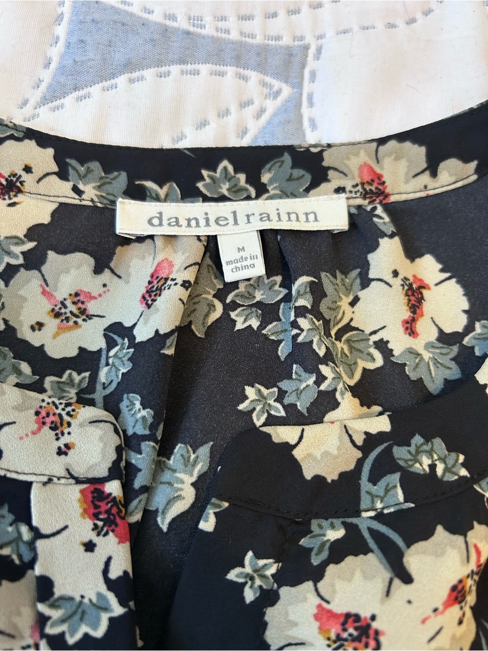 Daniel Rainn Dark Navy Boho Floral Long-Sleeve Romper with Tie Waist Size M - Picture 4 of 4
